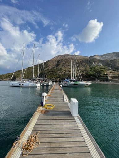 Vulcano, Porto Levante